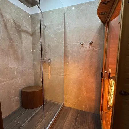 Shiny Gem In Basillica With Sauna Apartment Budapest