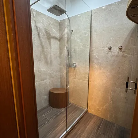 Shiny Gem In Basillica With Sauna Apartment *