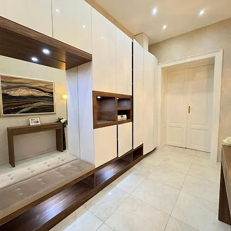 Shiny Gem In Basillica With Sauna * Budapest